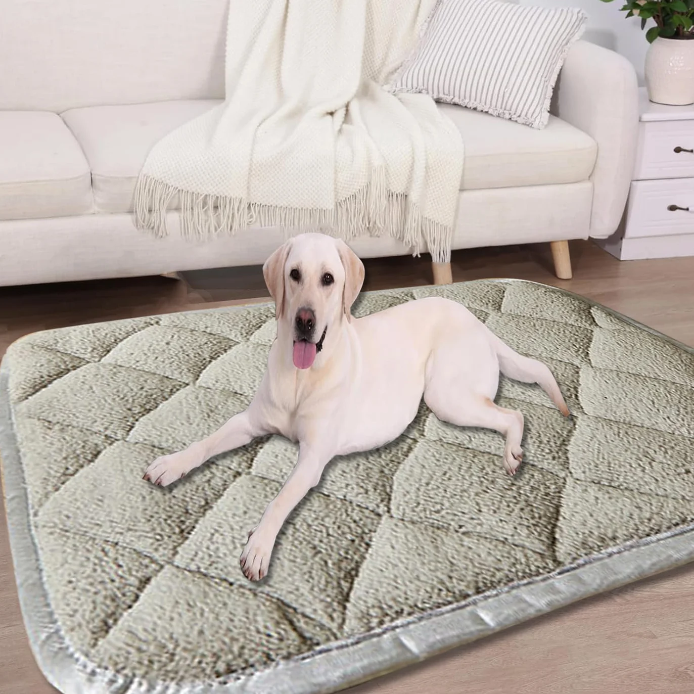 Grand lit antidérapant pour animaux de compagnie, tapis lavable, doux et chaud, matelas luxueux de cage pour chiens grande taille (gris, 84 x 57 cm)