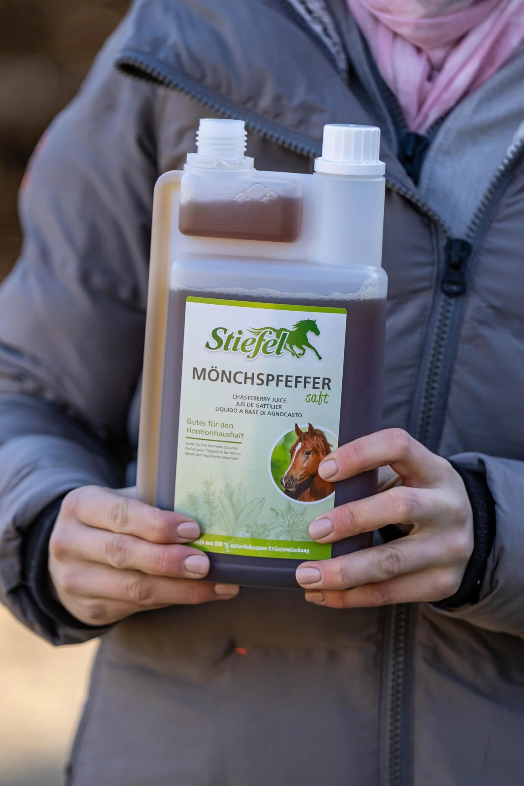 Stiefel Jus de poivre moine pour chevaux 100 % naturel, flacon doseur 1 l