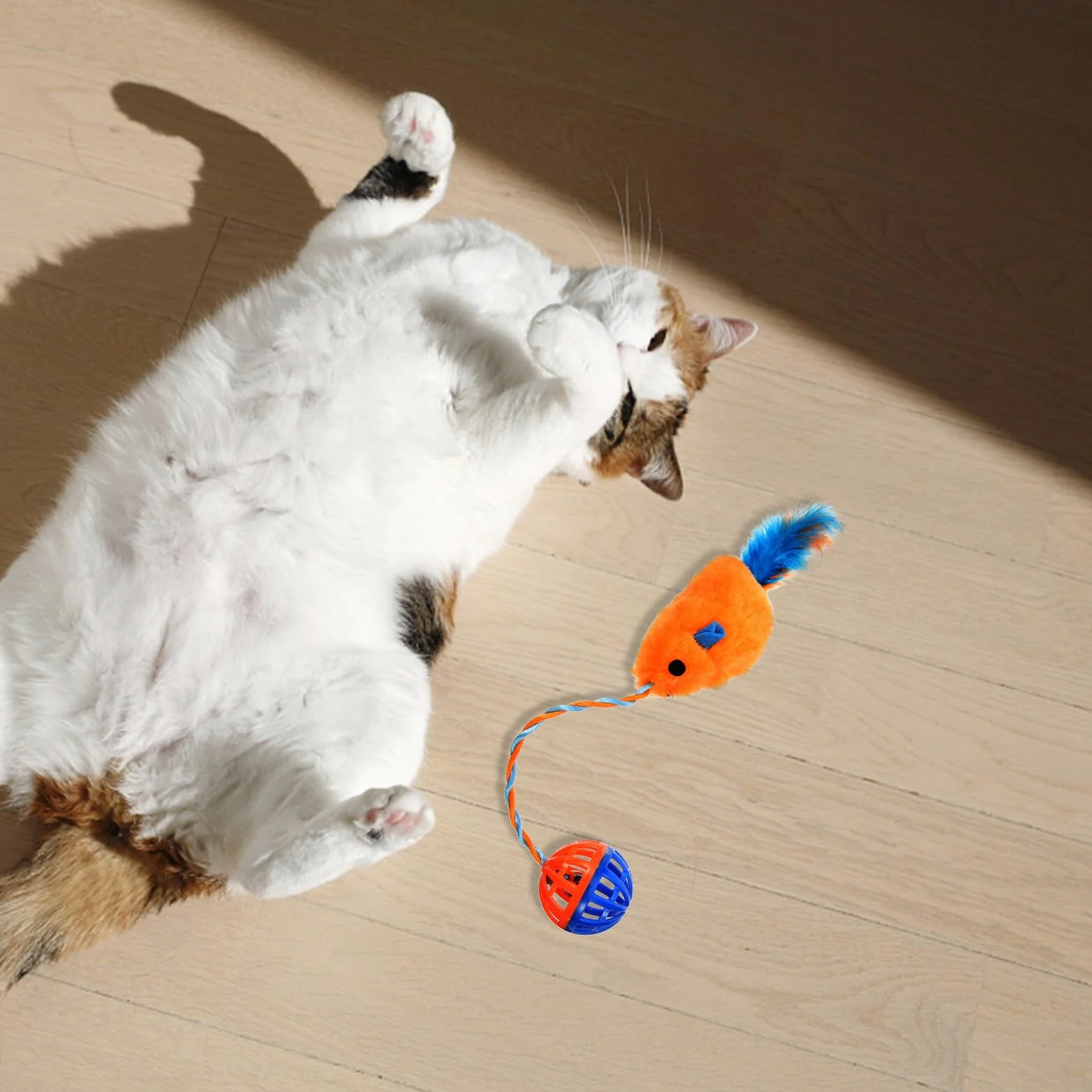 Souris Chat Peluche avec Cloche Plastique Interactif Résistant pour Chat Balle Orange Stimulante pour Activité Physique et Griffades pour Chatons