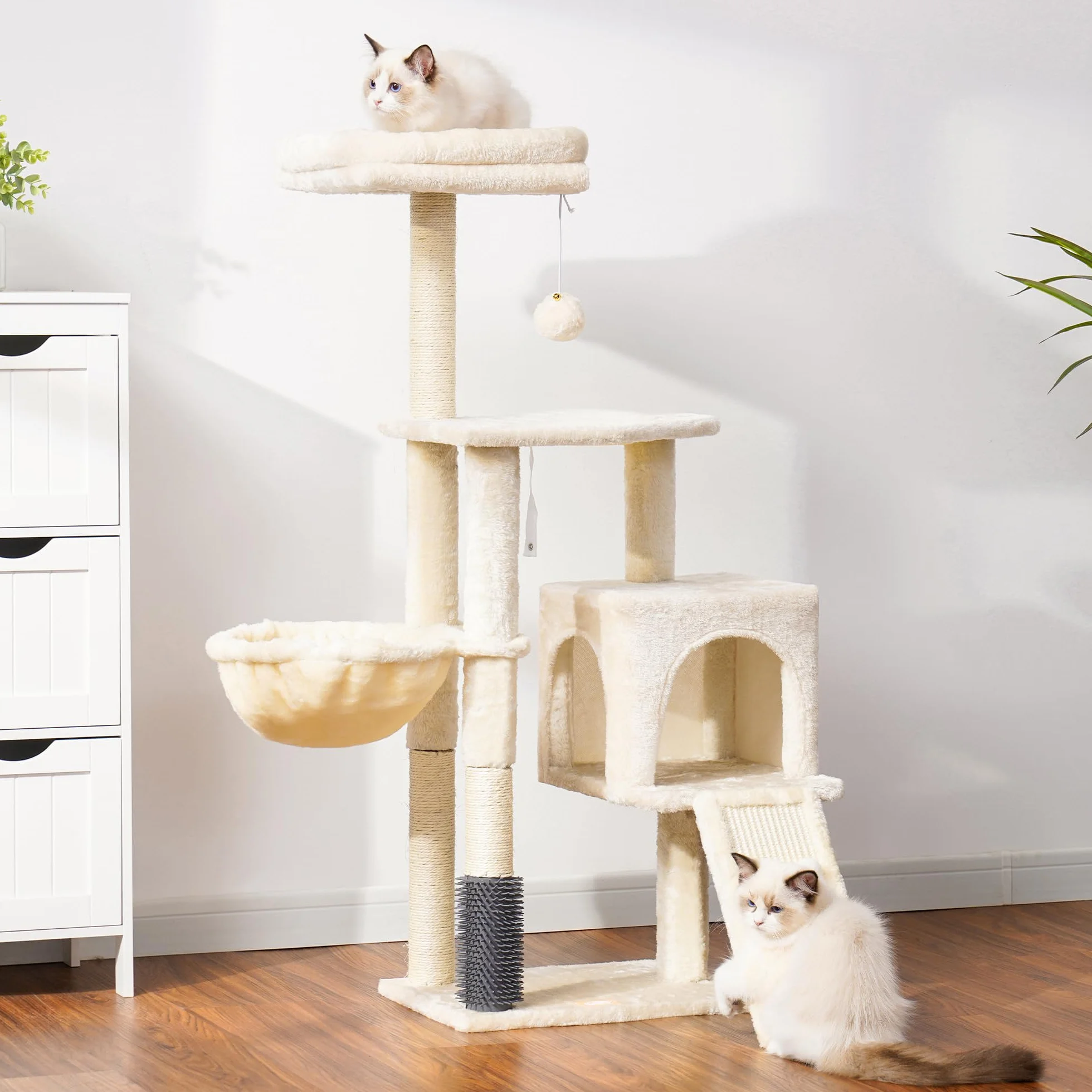 Heybly Arbre à Chat, Brosse de Nettoyage Automatique, Arbre à Chat Domestique Robuste avec Peluche Polie, Chaise Longue, Bac à Litière avec Panneaux et Griffoir, Beige HCT005SM