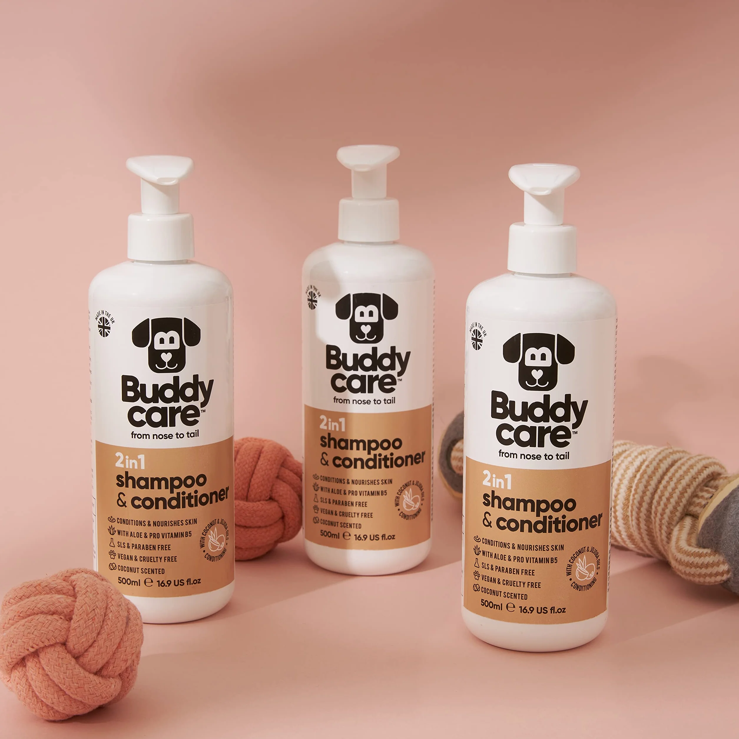 Shampooing et revitalisant 2 en 1 par Buddycare - Shampooing et revitalisant Pratique pour Chiens en Un Seul Produit - avec de l'aloe Vera et de la provitamine B5 (500ml)
