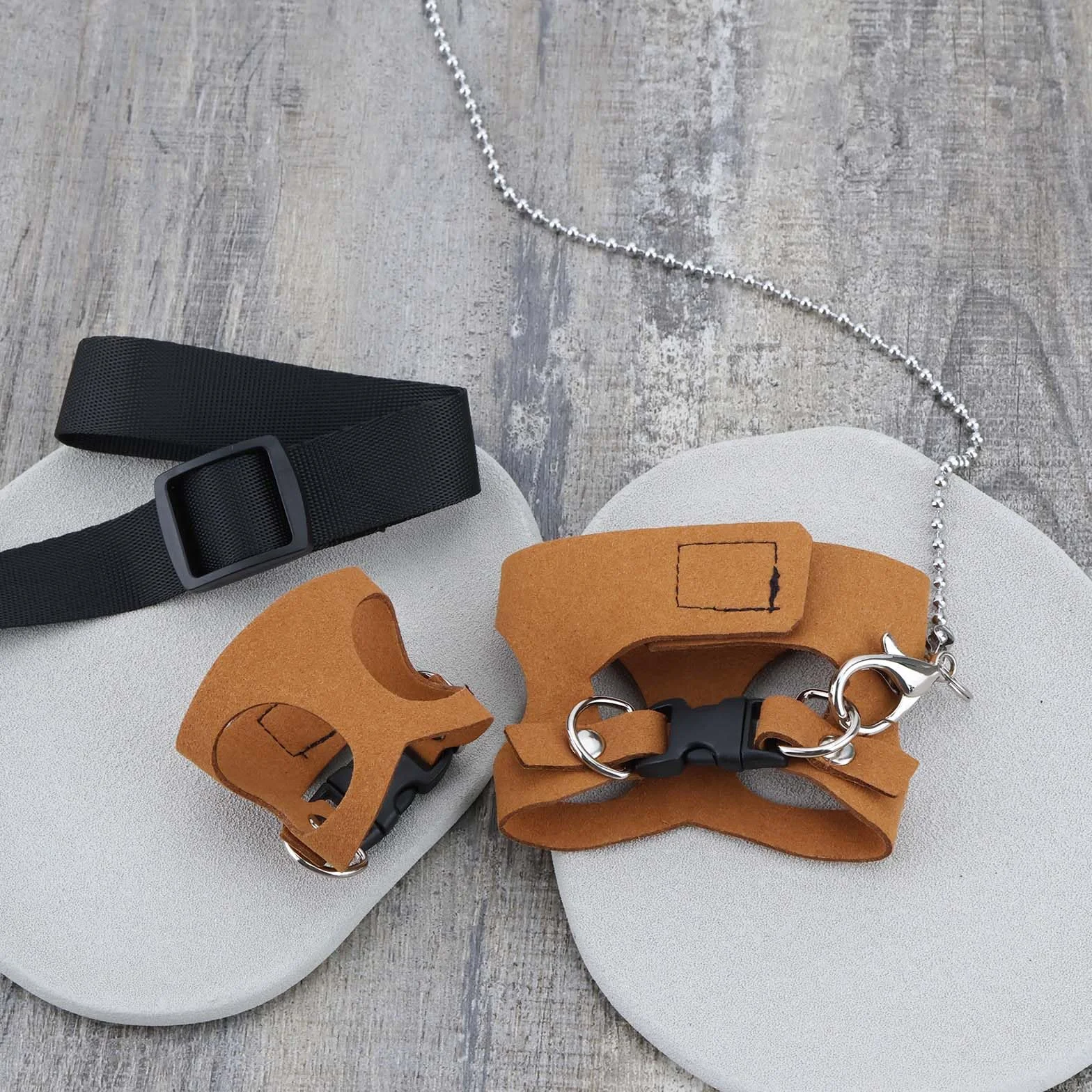 Ensemble Harnais Et Laisse Réglable pour Petits Animaux 3 Pièces pour écureuils Gerbilles Chinchillas Rats Marron S/M/L
