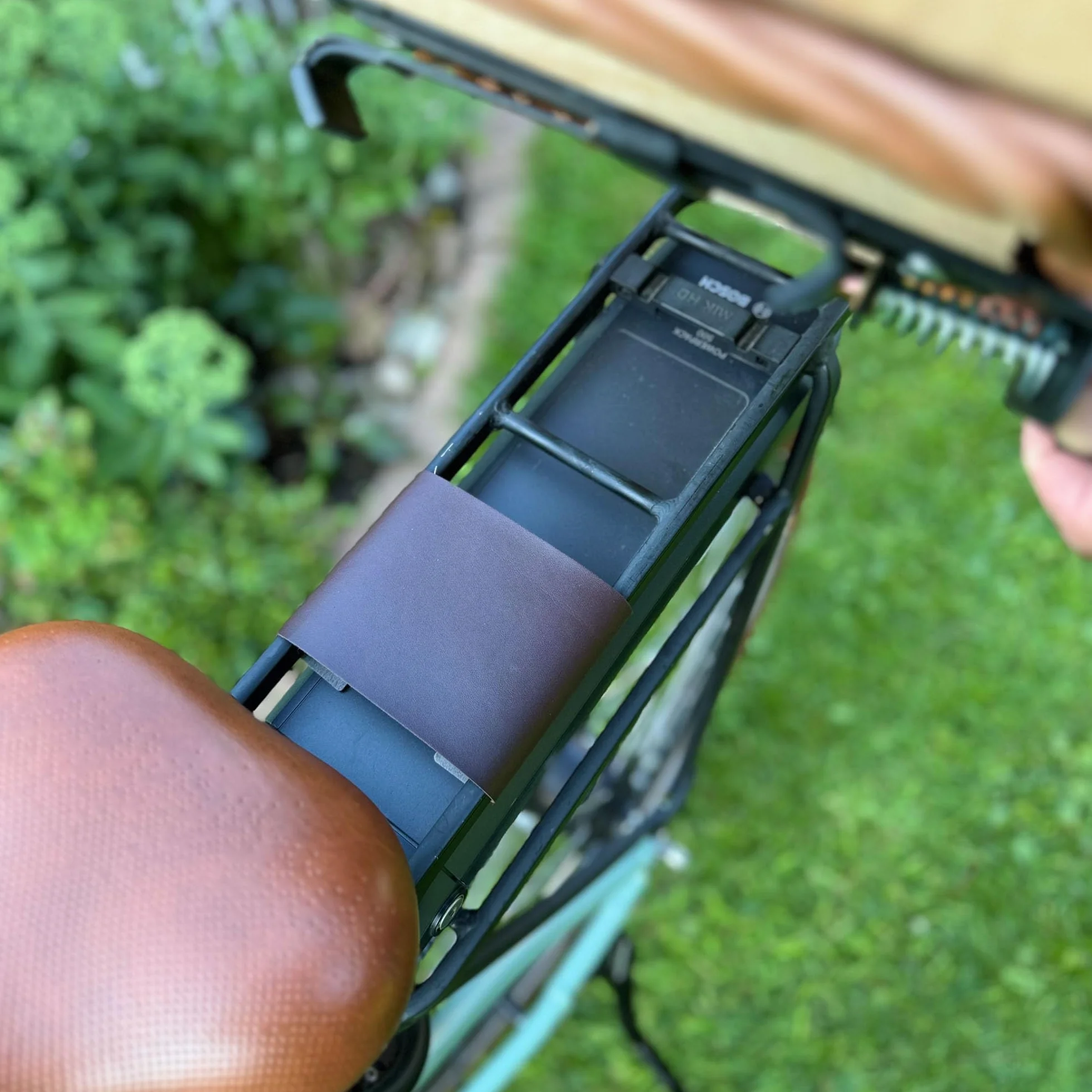 UNUS Panier de vélo pour chien en osier gris avec grille et coussin