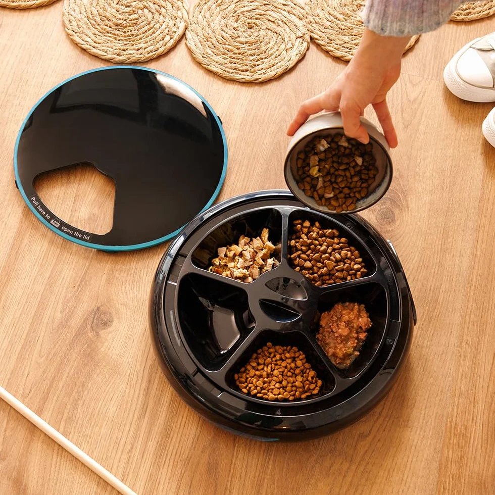 Cecotec Pumba 1600 Purrfect Meal Distributeur Automatique de Nourriture 1,6 L 4 Sections LED
