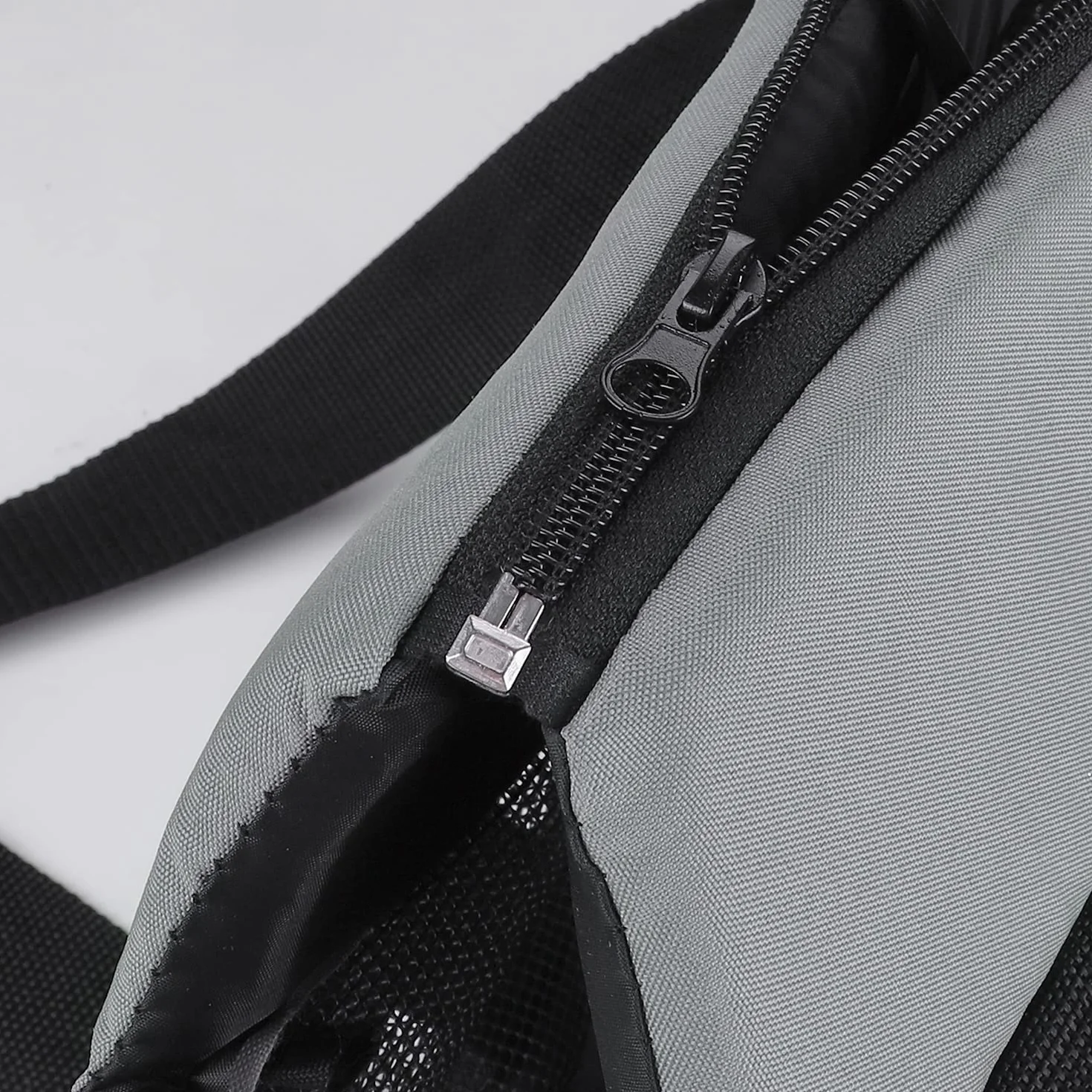 Sac de Transport pour Chien Chat jusqu'à 5 kg Réglable Respirant Sac à Bandoulière