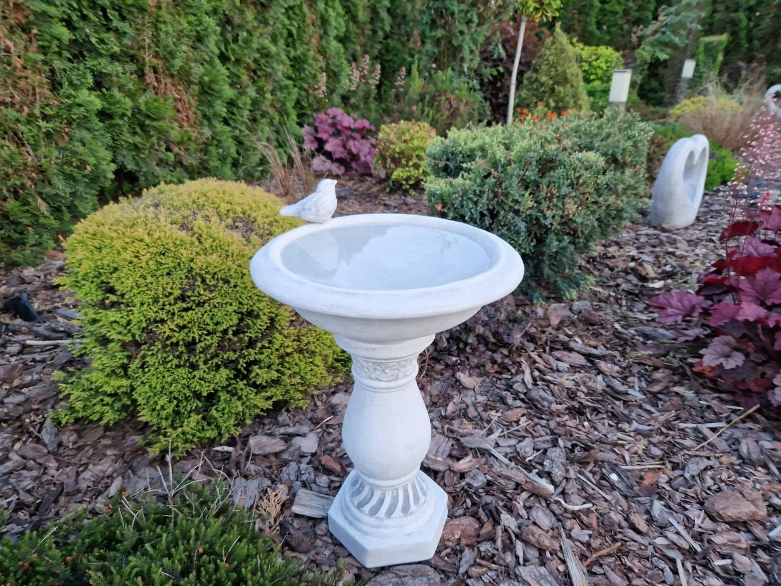 Bain d'oiseau Antique sur Colonne décorative en Pierre coulée