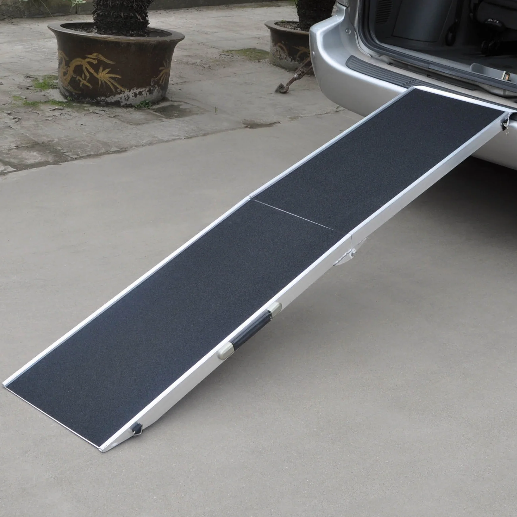 Wiltec Rampe d'accès pour Chien et Animaux – 1220 x 380 x 60 mm – capacité 115 kg – Une Fois Pliable – en Aluminium – avec Surface antidérapante Embarquement Voiture