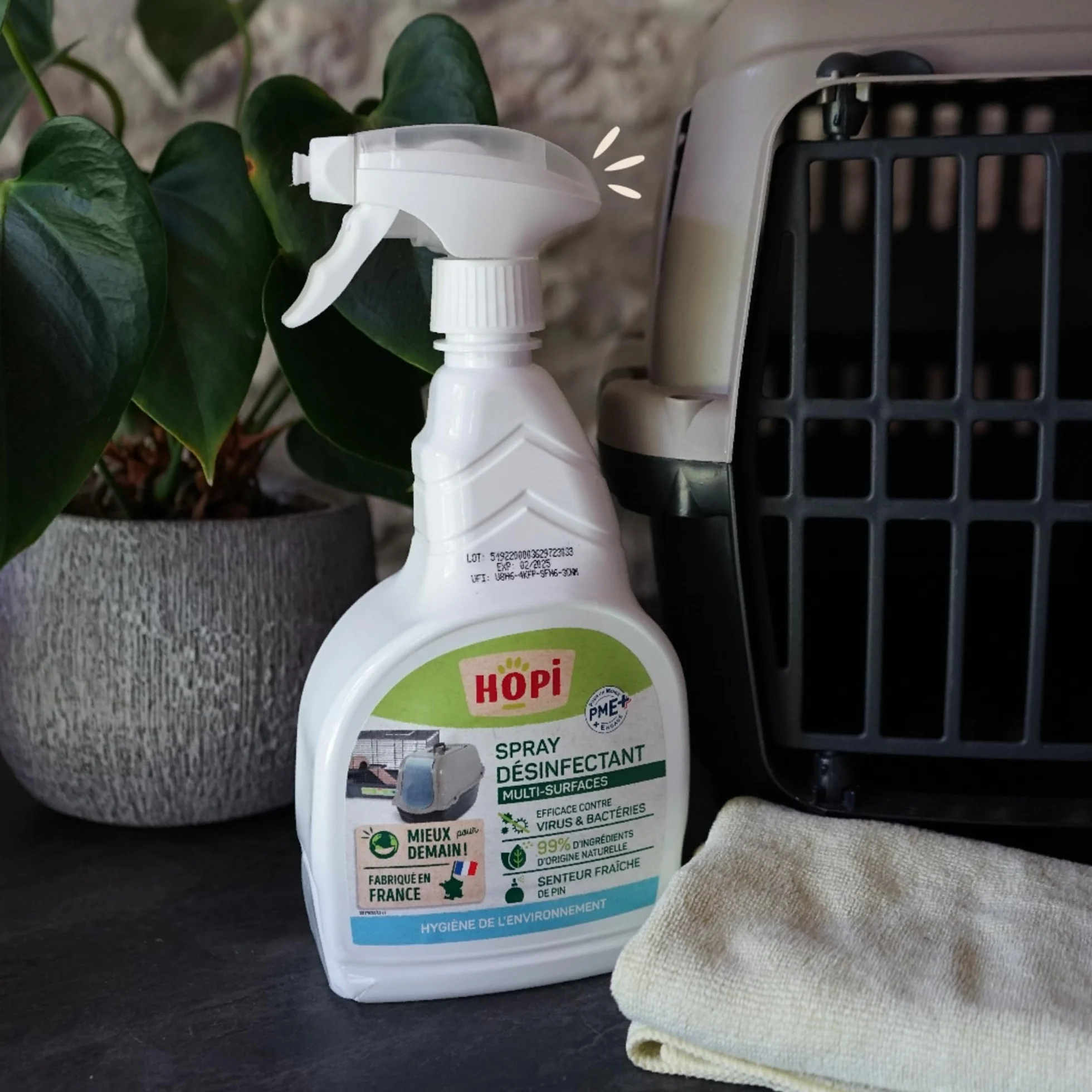 HOPI Spray Désinfectant Multifonctions Nettoie Désinfecte Surfaces Odeur Fraîche Pin Fabriqué France