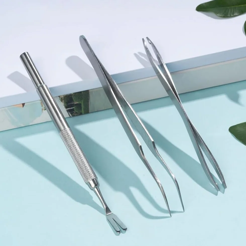 Sarini Ensemble d'outils de Suppression de tiques en Acier Inoxydable de 4 pièces,1 Pince à épiler pour enlever Les tiques， 1 pièce de râteau Tranchant,d'élimination des tiques pour Chiens et Chats