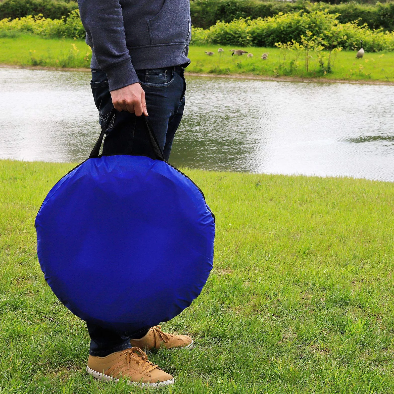 Lionto Tunnel d’extérieur Robuste pour Chiens 200x40 cm Pliable avec Piquets Sac de Transport Bleu