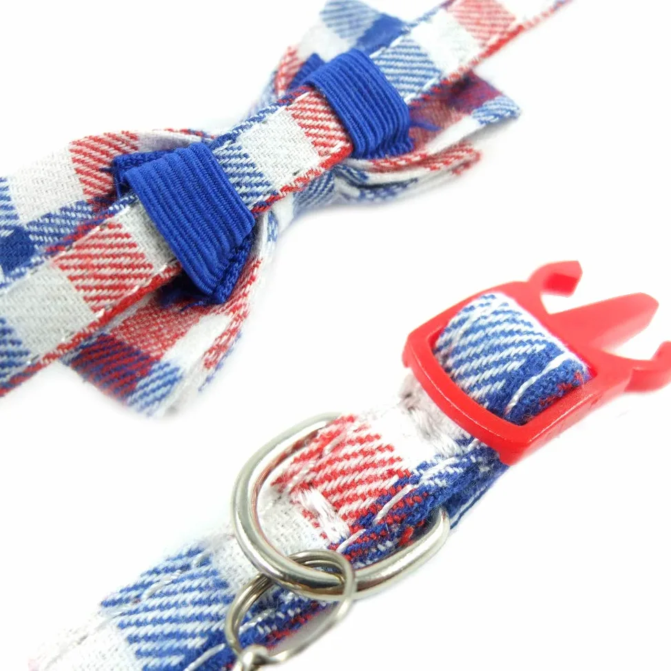 Collier pour chat avec clochette et nœud papillon, motif écossais, collier de sécurité réglable (17 à 27 cm)
