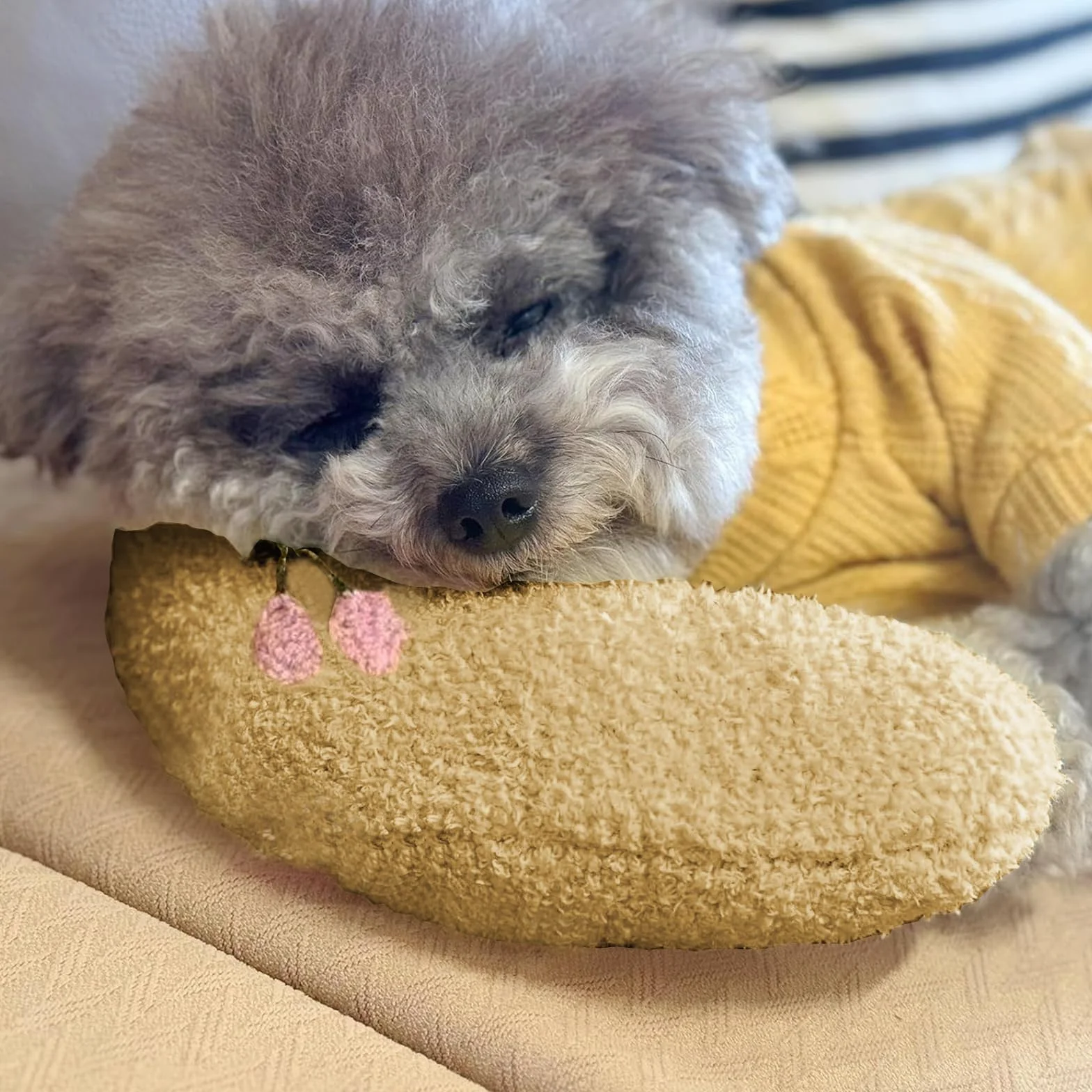 Coussin de nuque pour petits chiens en forme de U, doux et moelleux, lavable en machine, jouet apaisant (jaune)