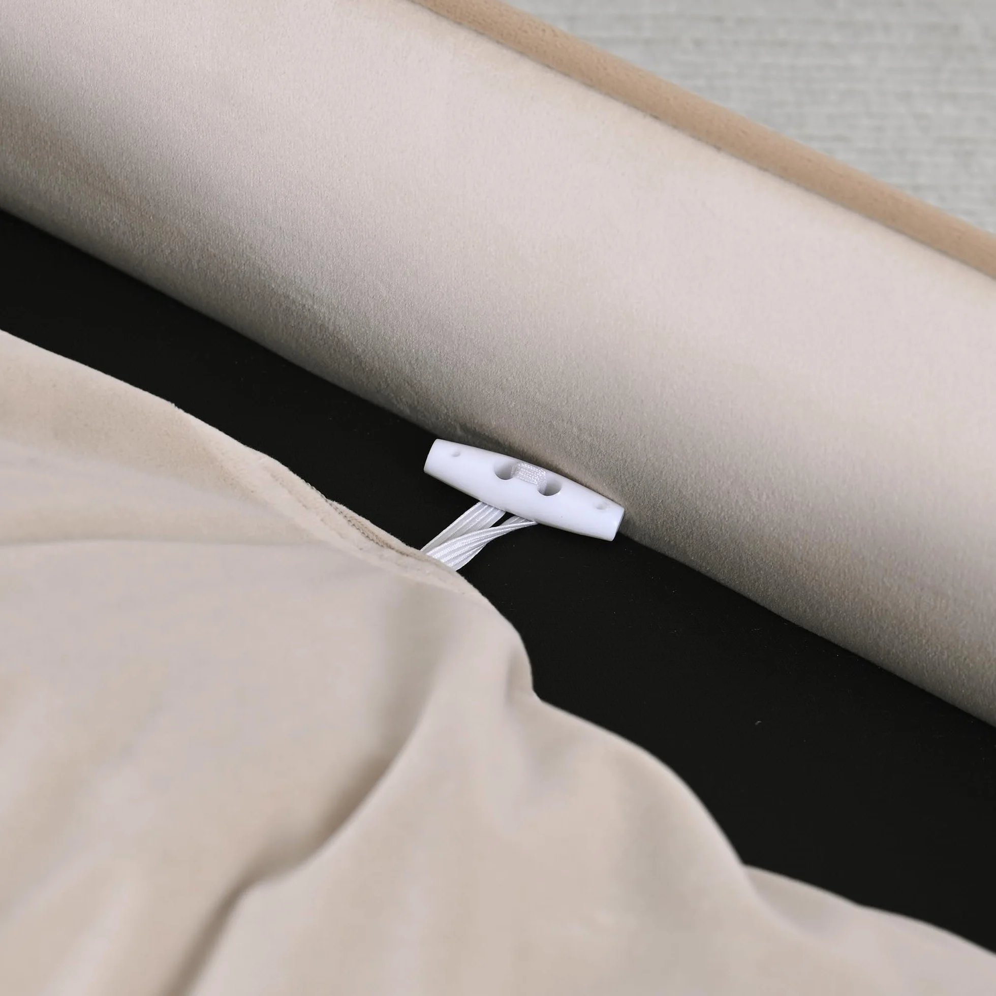 PawHut Canapé pour Chien avec Coussin Amovible et Housse Lavable, Velours, 66 x 43 x 19,5 cm, Beige