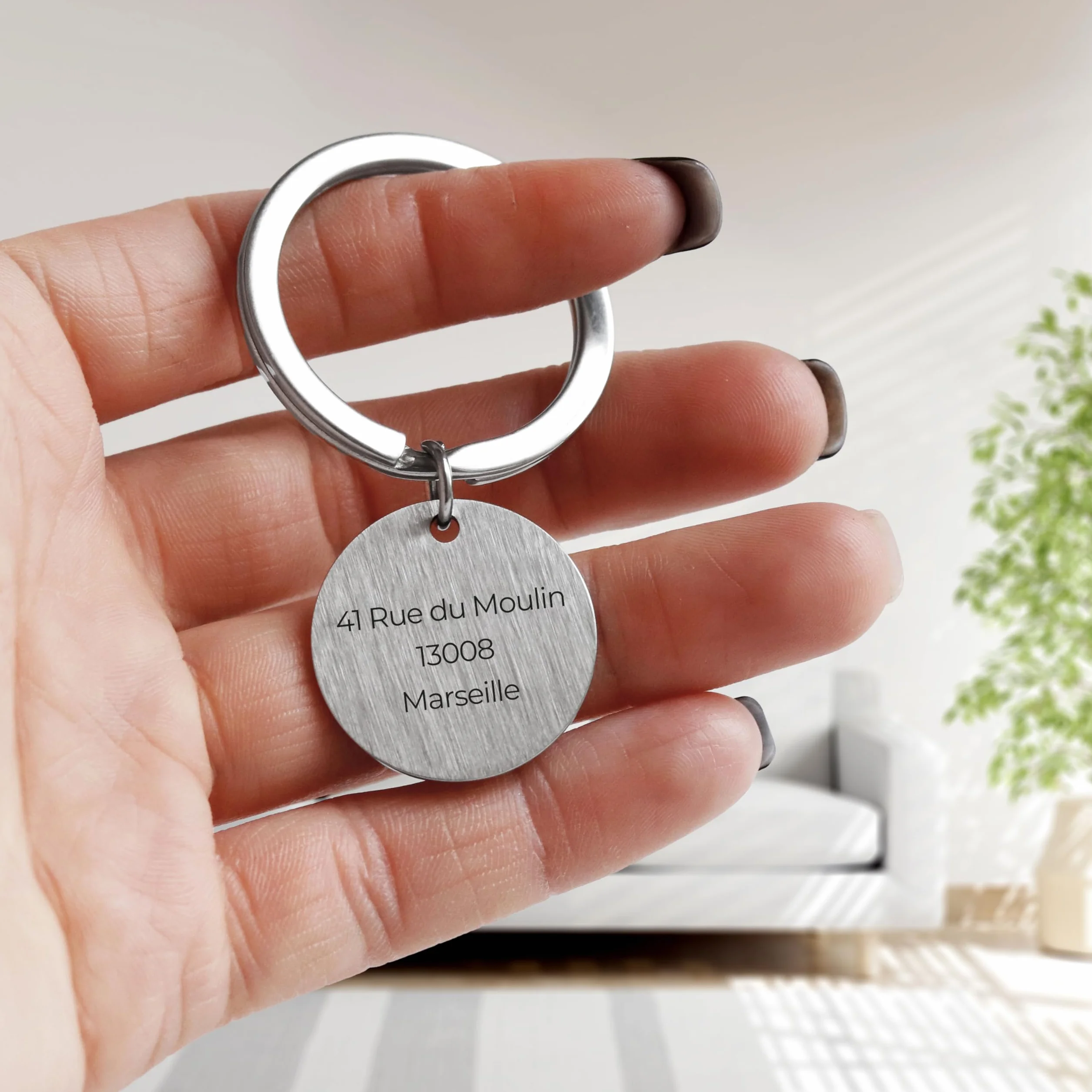 LAUBLUST Médaille pour chien personnalisée avec gravure pour collier - Tailles S, M, L | Cadeau personnalisé avec nom pour chiens et leurs maîtres - Accessoire pour chien | Boîte cadeau incl.