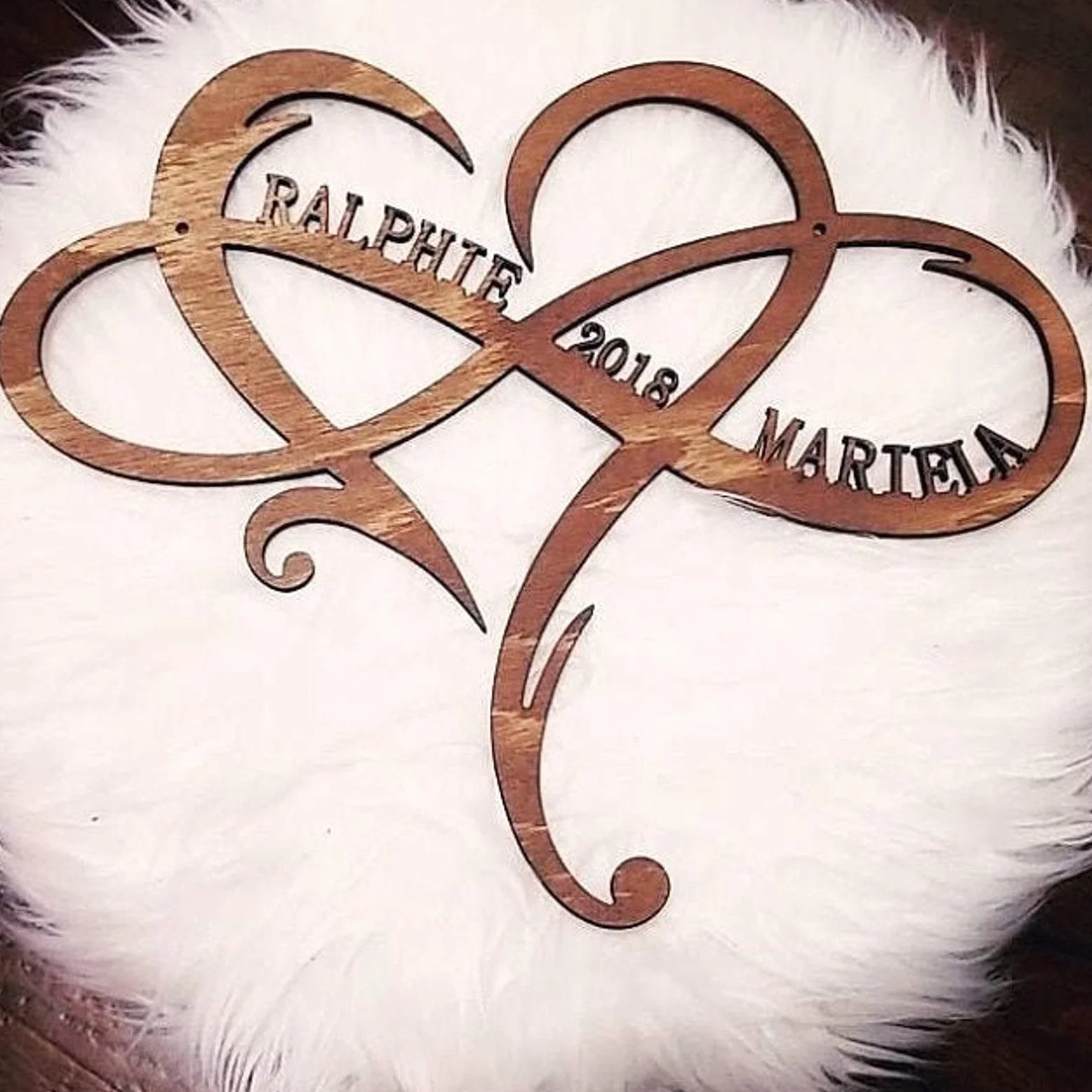 Plaque d'amour Custom en MDF Signe en Bois Personnalisé Forme de Cœur 26 cm x 29 cm