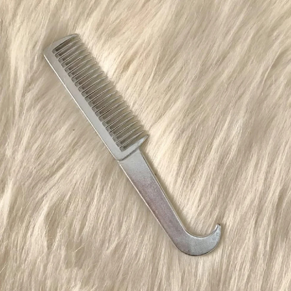 Namvo Peigne à crinière et à Queue de Cheval en Alliage d'aluminium, Outil de toilettage pour Chevaux, Peigne pour bétail pour éliminer Les nœuds de sous-Poil lâches