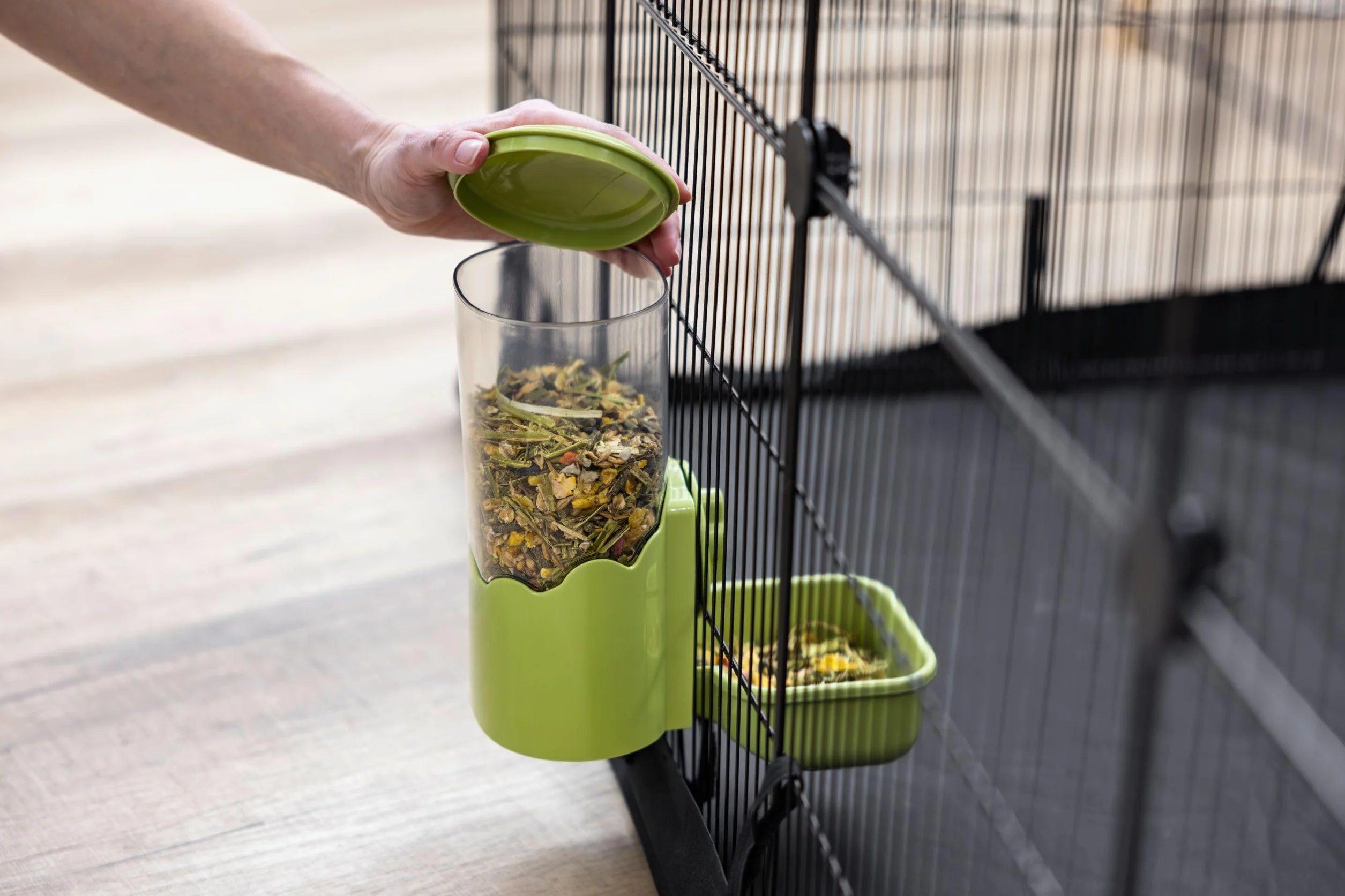 Kerbl Distributeur d'aliments 1000 ML Plastique Vert/Transparent 11 x 20 x 20 cm