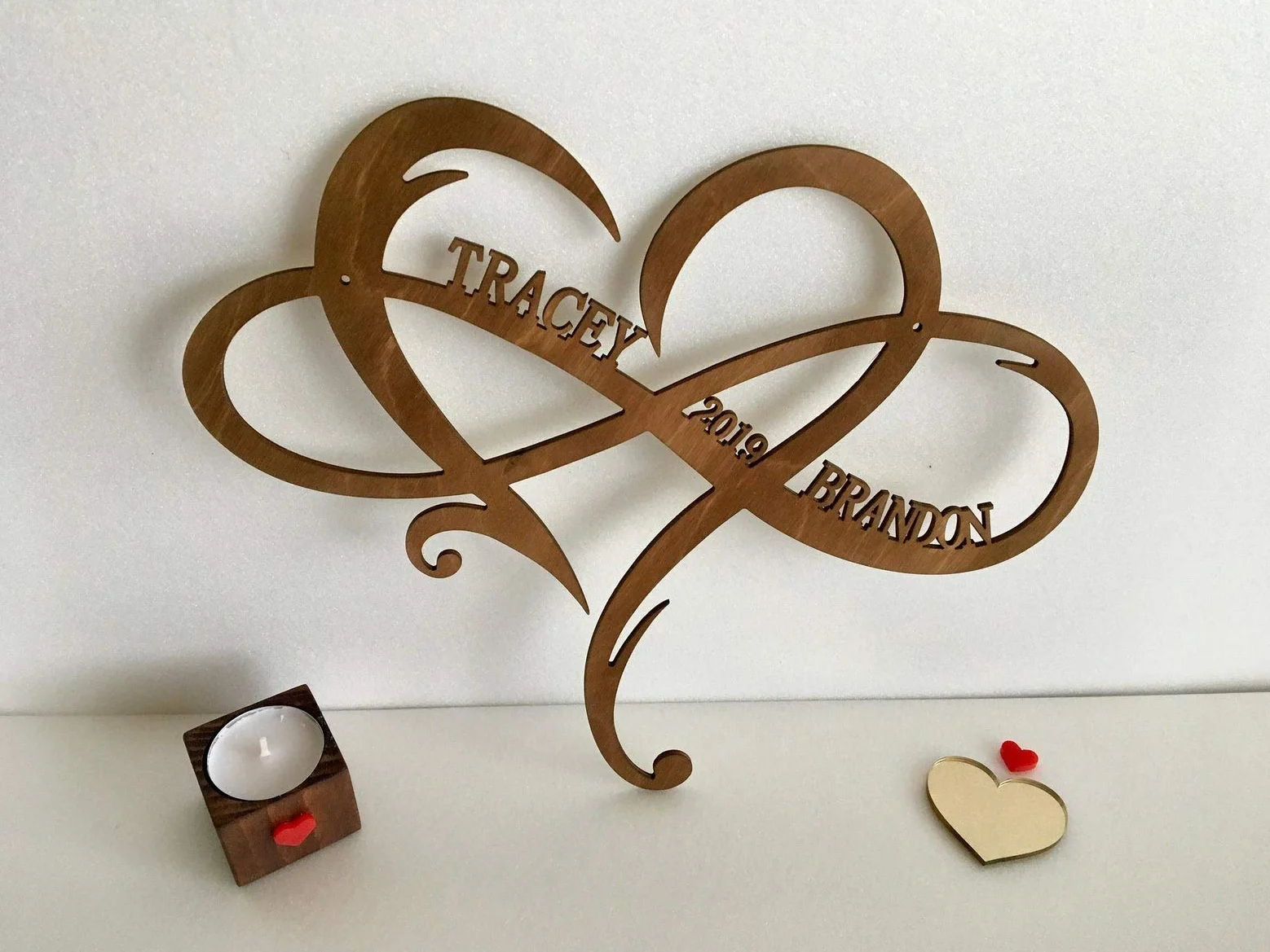 Plaque d'amour Custom en MDF Signe en Bois Personnalisé Forme de Cœur 26 cm x 29 cm