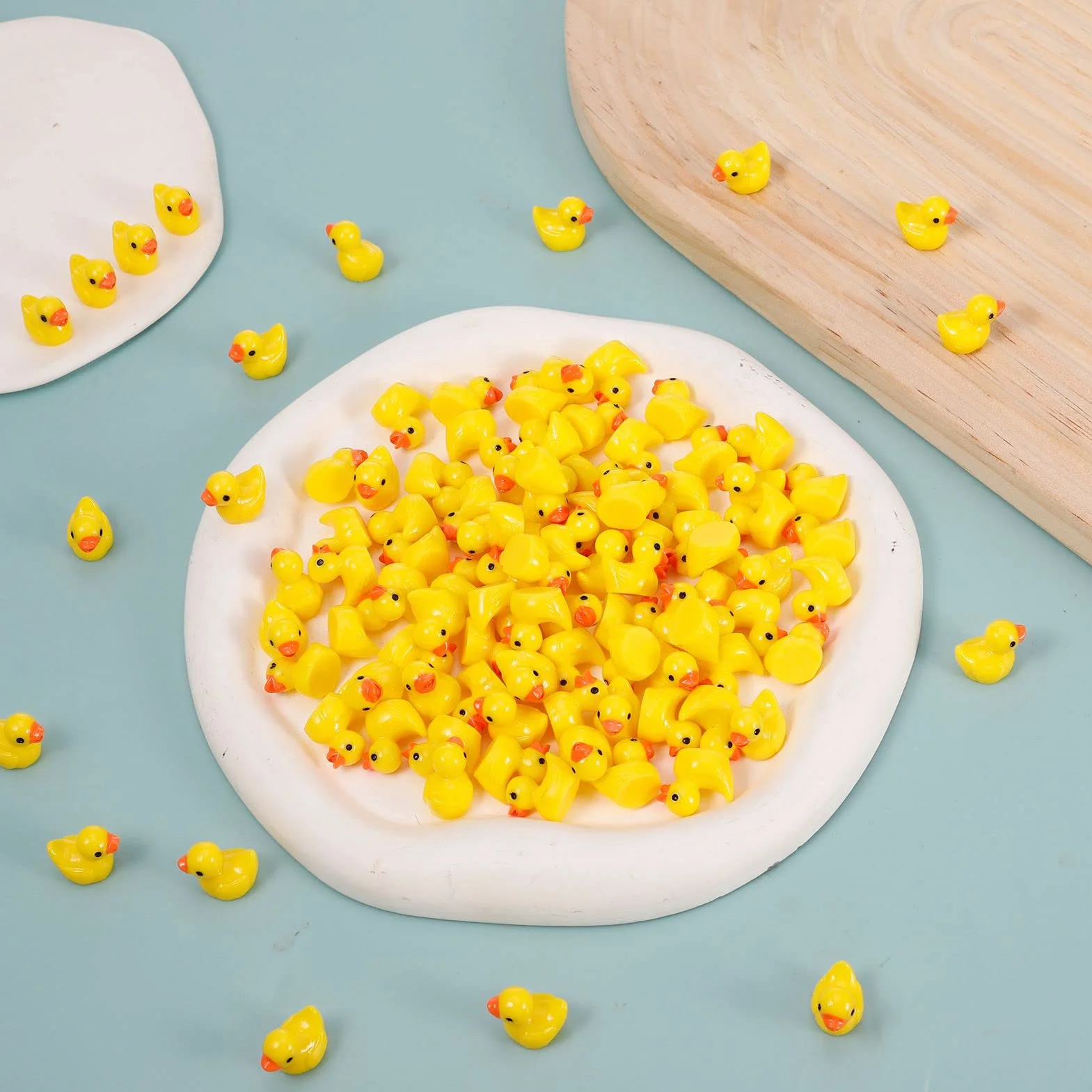 Mini Canards en Résine Lot de 100 Figurines d'Animaux pour Aquarium Décoration Jardin Jaune