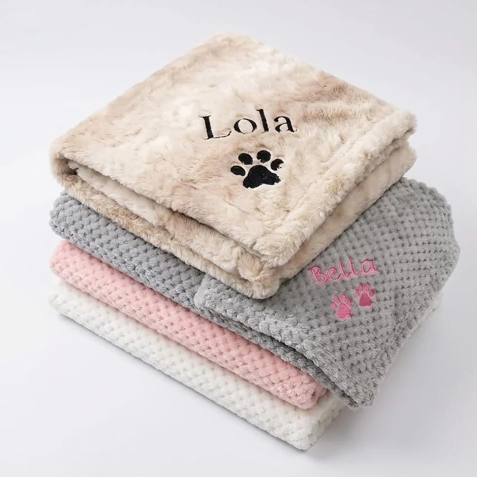 Couverture Personnalisée pour Chien avec Nom et Empreinte, Protection Canapé Fauteuil