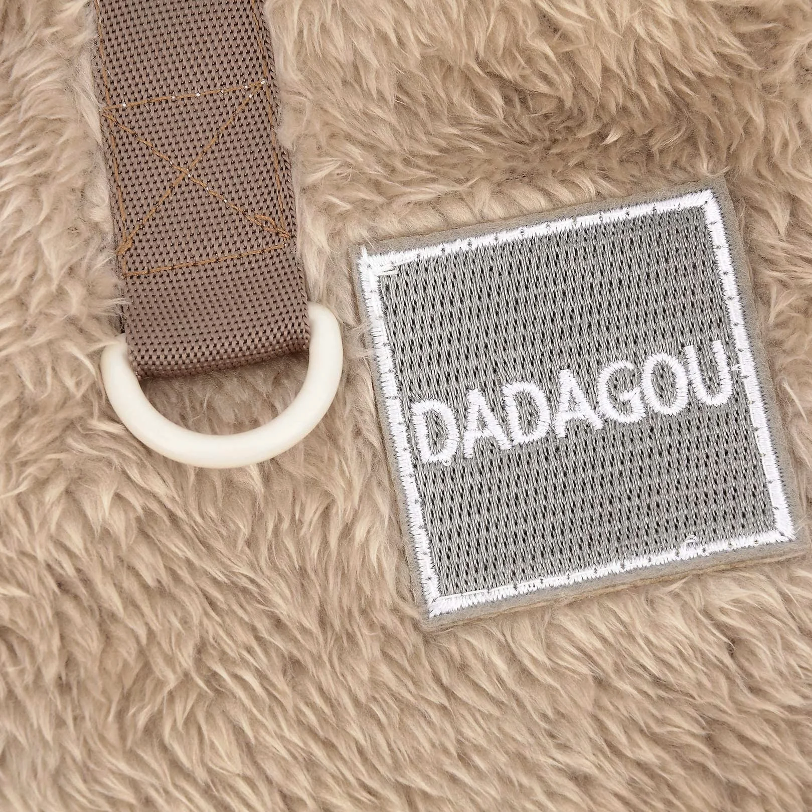Manteau d'hiver chaud en polaire pour petit chien avec anneau en D pour harnais et laisse Chihuahua Yorkshire Marron S