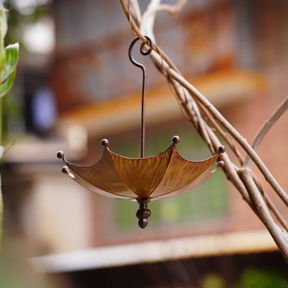 Mangeoire à Oiseaux en Métal Suspendue Parapluie pour Extérieur
