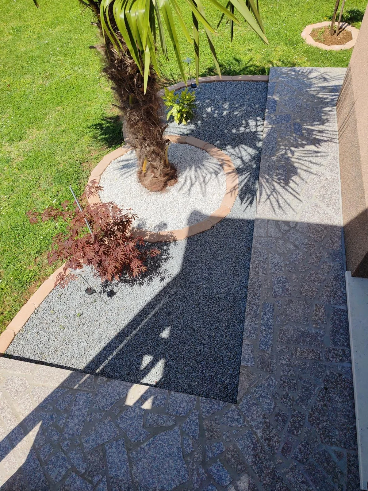 Liant pour gravier extérieur 5L – Stabilisateur de gravier & colle cailloux pour allées, terrasses et jardins | Fixateur drainant anti-déplacement pour gravier, pierre et galet décoratif.