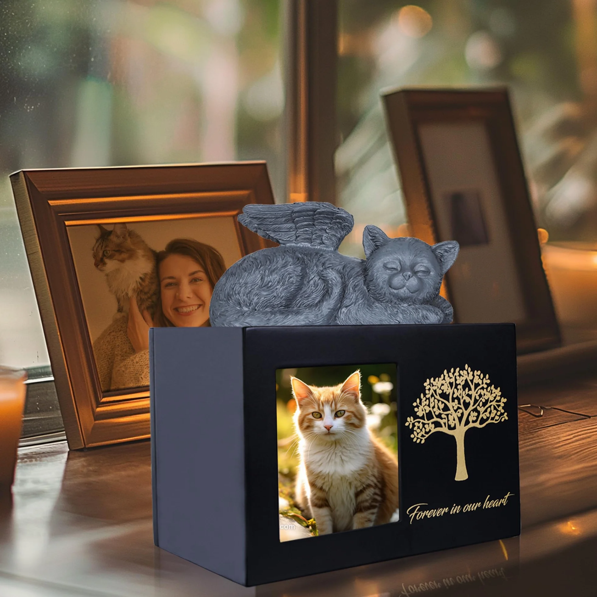 Urne pour chat en bois avec statue de chat en résine et pochette en velours